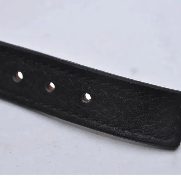 Louis Vuitton Luxury Bracelet - Picture 4 of 10